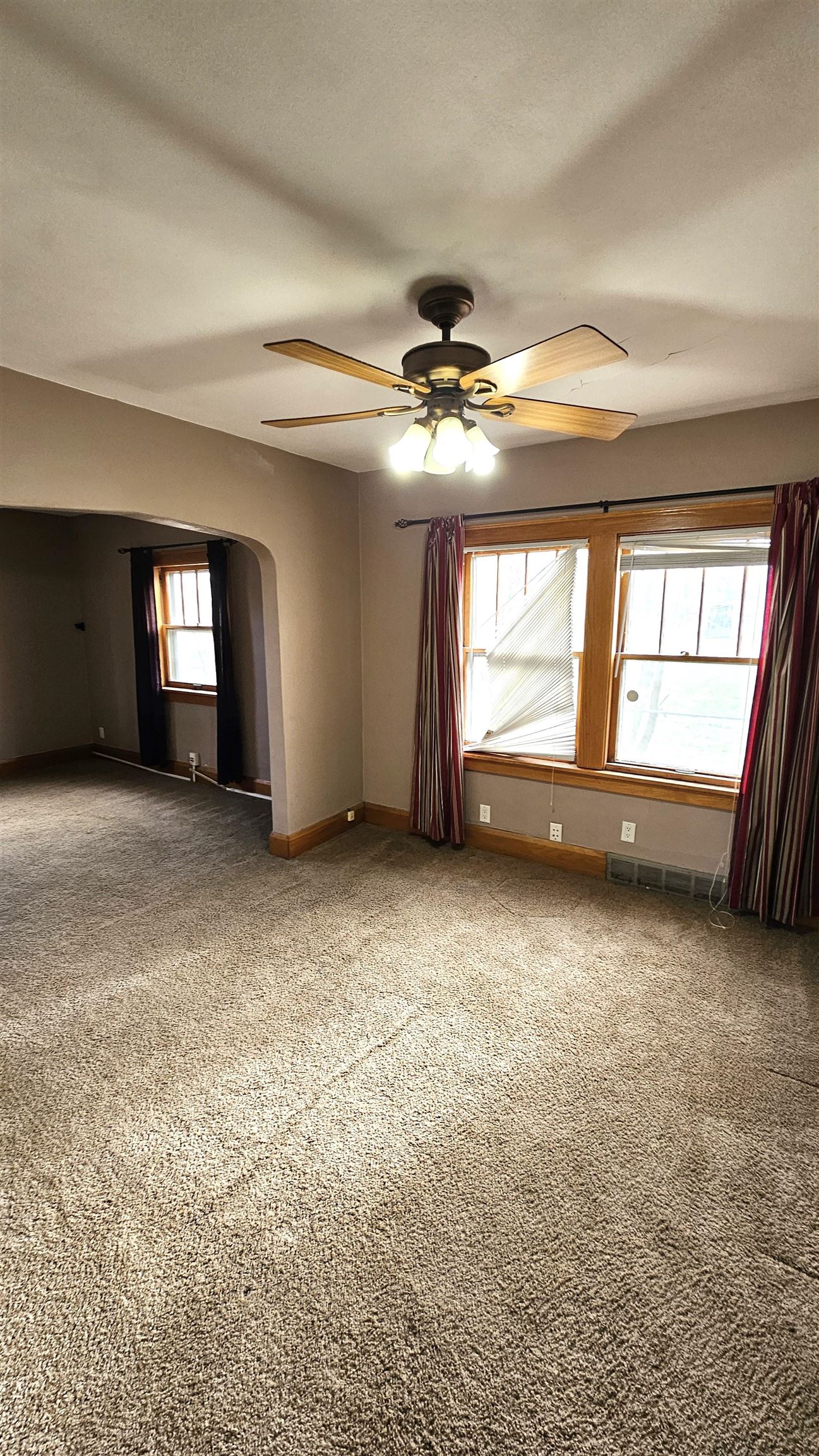 Rockford, Illinois 61104, United States, 4 Bedrooms Bedrooms, ,2 BathroomsBathrooms,Residential,Pending,27602