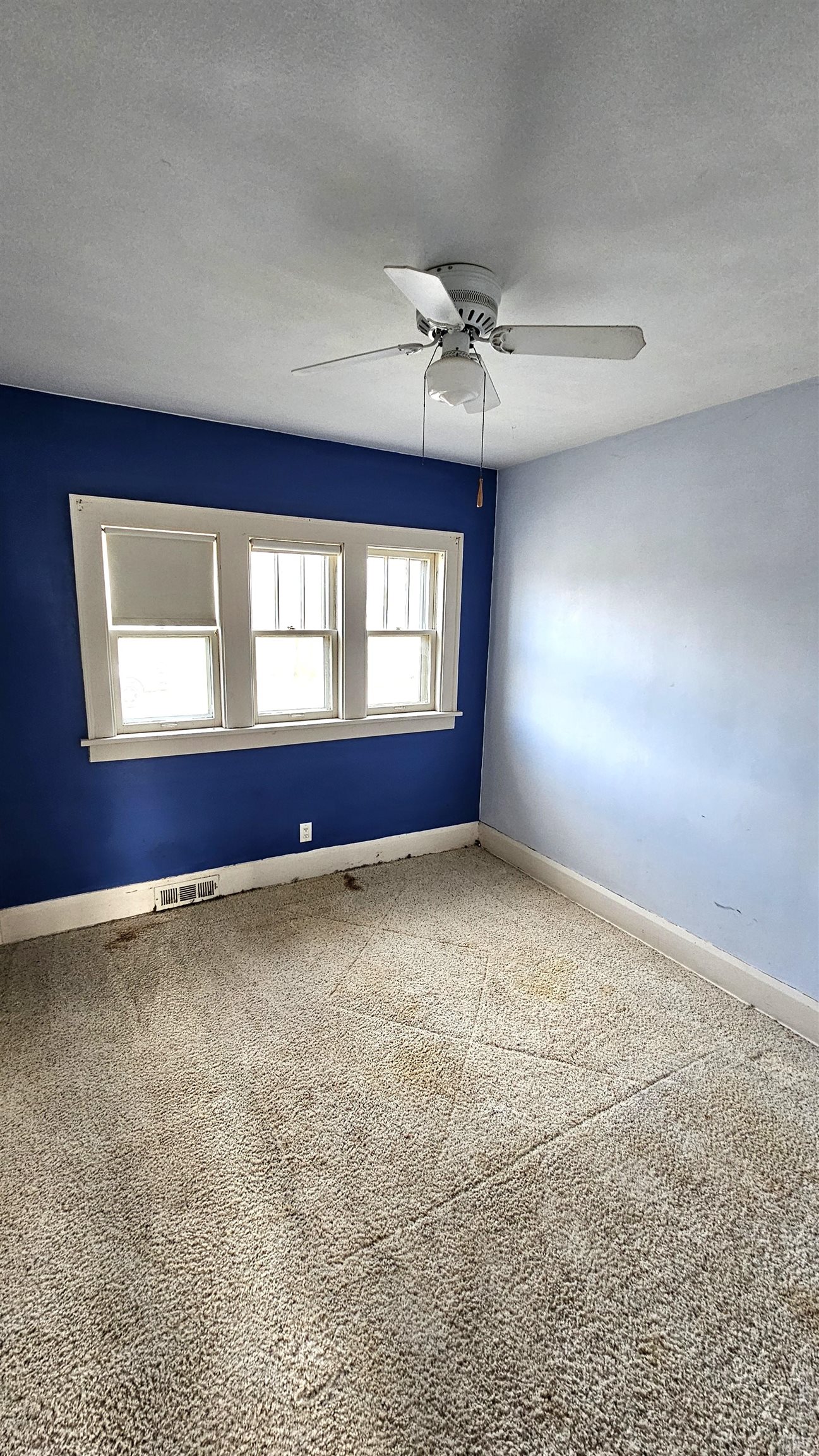 Rockford, Illinois 61104, United States, 4 Bedrooms Bedrooms, ,2 BathroomsBathrooms,Residential,Pending,27602