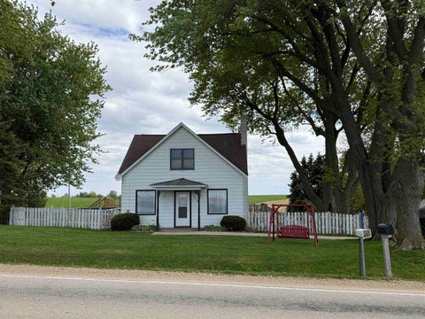 Homes For Sale - 7370 N Menominee Road<br/> EAST DUBUQUE, IL 61025