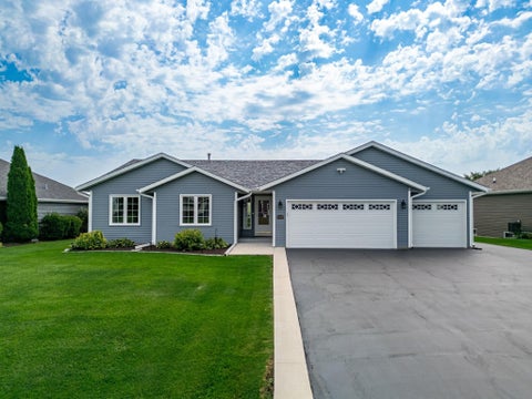 Homes For Sale - 1702 Lorimar Drive<br/> Winnebago County, DURAND, IL 61024
