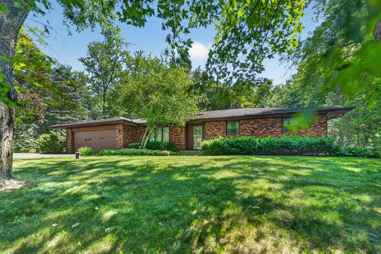 Photo 1 of 34 — 12241 SQUIRREL TREE Lane, BELVIDERE, IL 61008