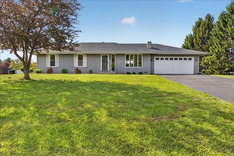 Homes For Sale - 6137 Upper Ridge Way<br/> ROSCOE, IL 61073