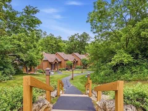 Townhouse For Sale - 30 Creekwood Ln<br/> GALENA, IL 61036