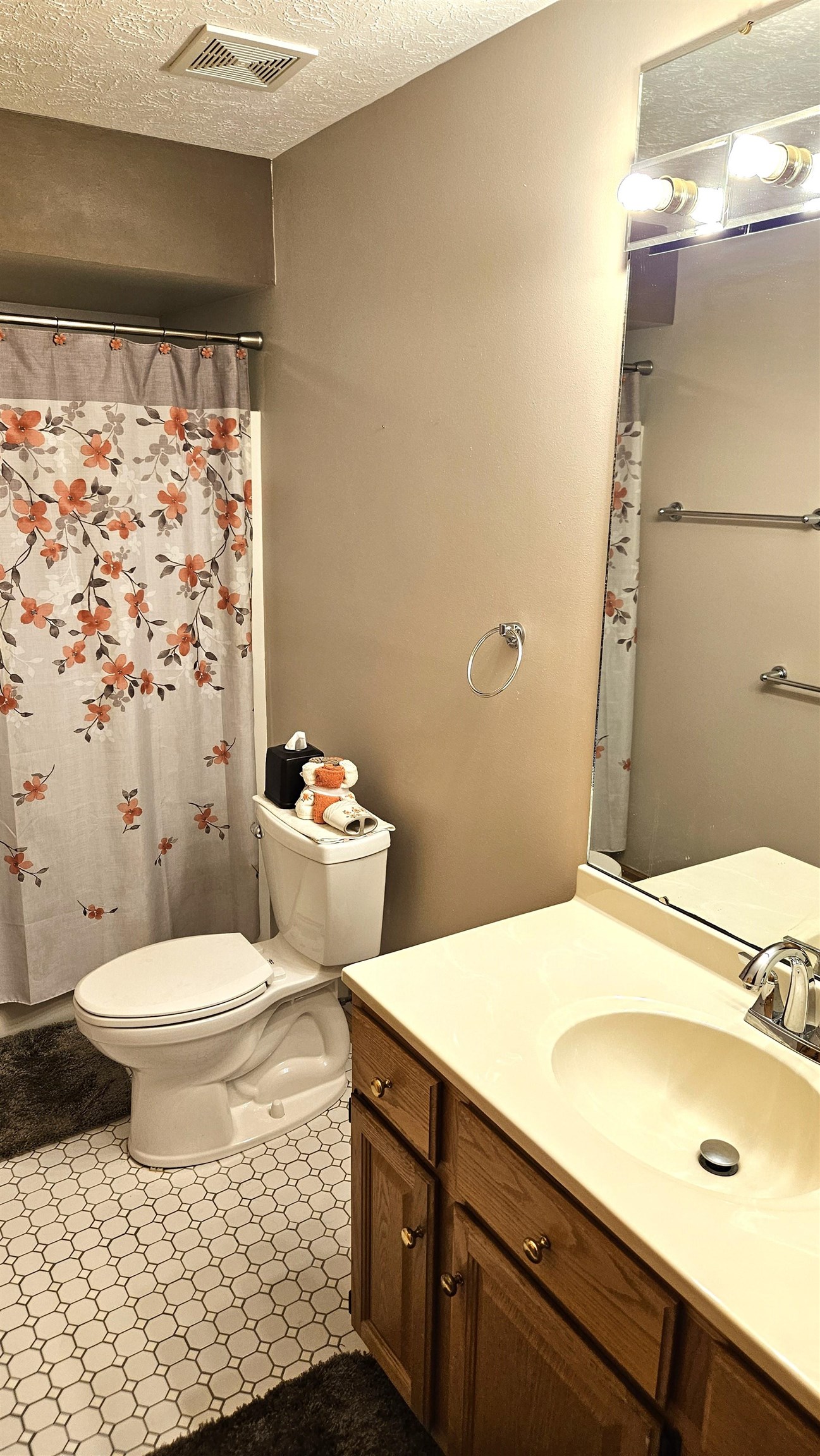 Rockford, Illinois 61114, United States, 4 Bedrooms Bedrooms, ,3 BathroomsBathrooms,Residential,Pending,103786