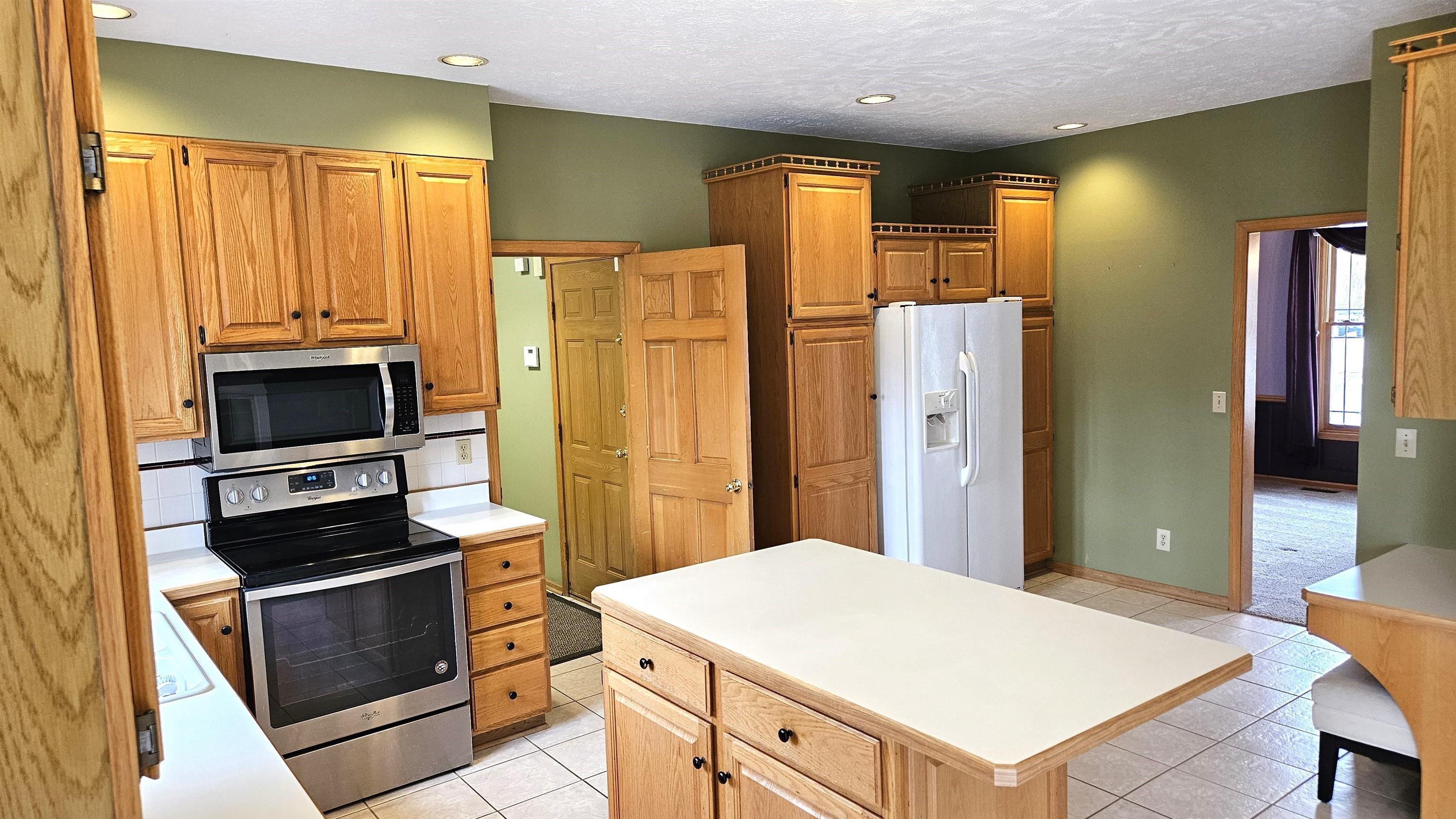 Rockford, Illinois 61114, United States, 4 Bedrooms Bedrooms, ,3 BathroomsBathrooms,Residential,Pending,103786