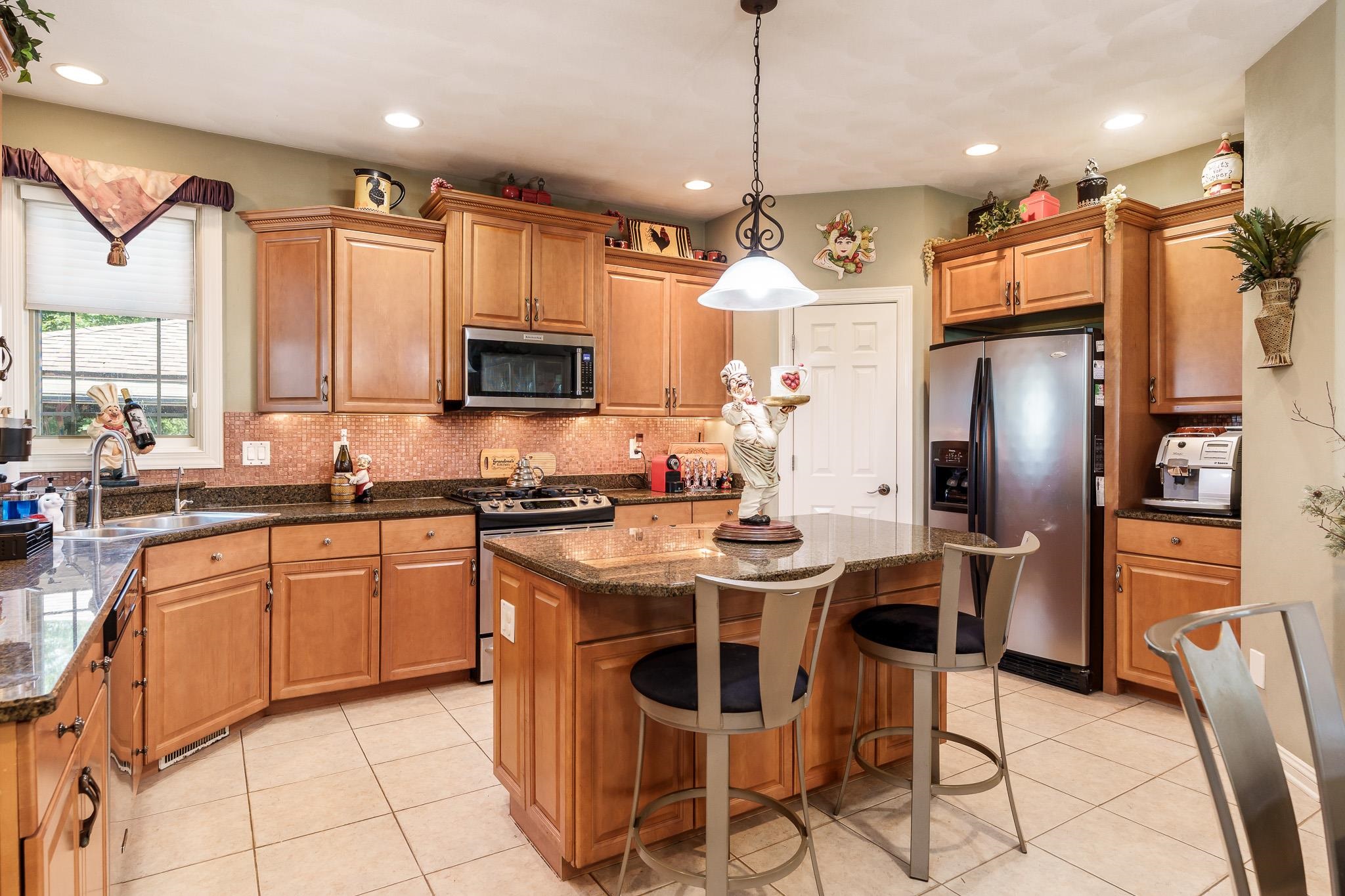 Poplar Grove, Illinois 61065, United States, 4 Bedrooms Bedrooms, ,5 BathroomsBathrooms,Residential,Active,185700