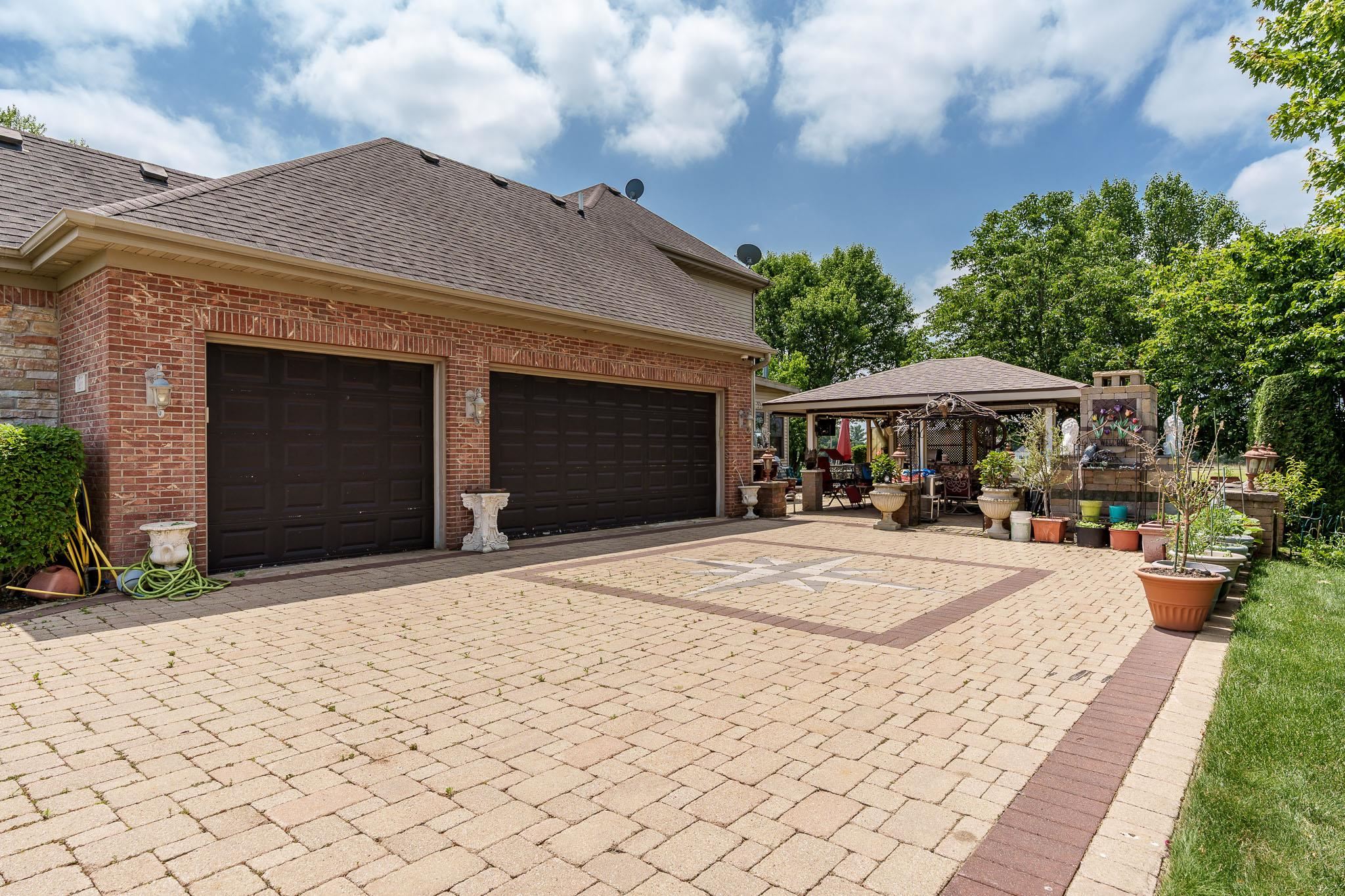 Poplar Grove, Illinois 61065, United States, 4 Bedrooms Bedrooms, ,5 BathroomsBathrooms,Residential,Active,185700