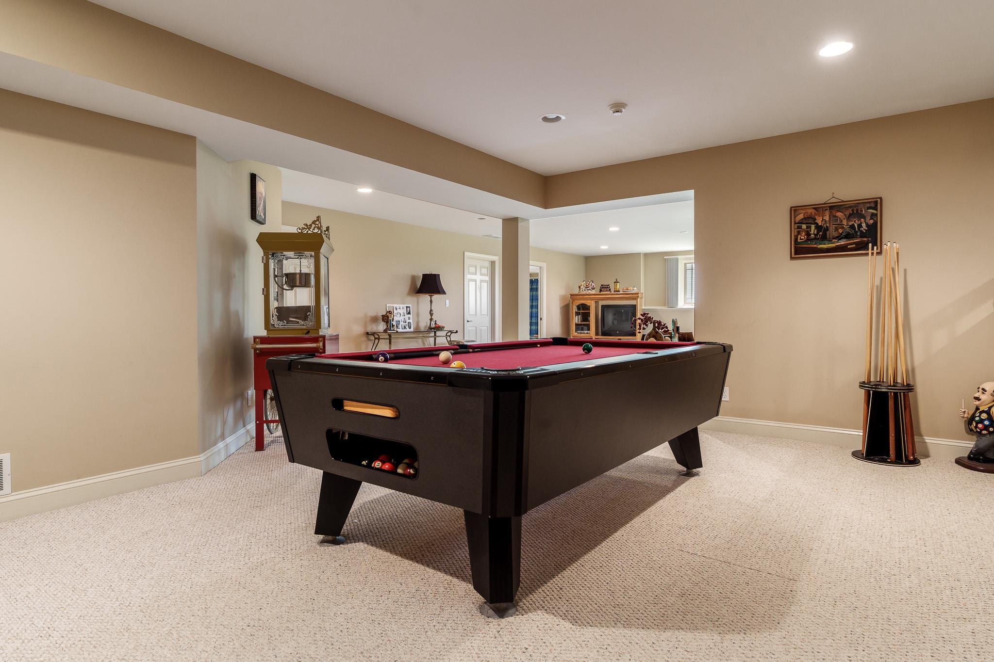 Poplar Grove, Illinois 61065, United States, 4 Bedrooms Bedrooms, ,5 BathroomsBathrooms,Residential,Active,185700