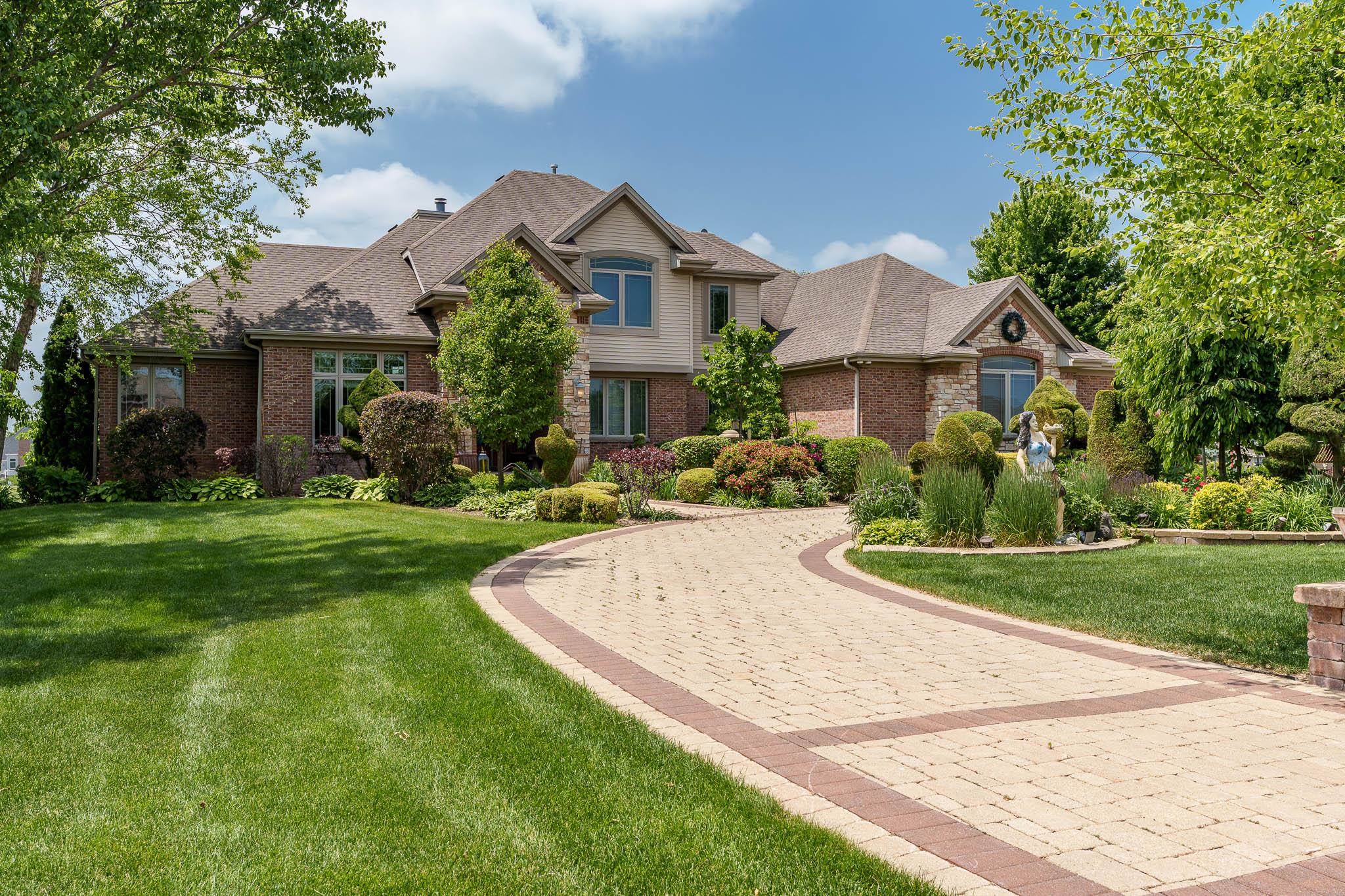 Poplar Grove, Illinois 61065, United States, 4 Bedrooms Bedrooms, ,5 BathroomsBathrooms,Residential,Active,185700