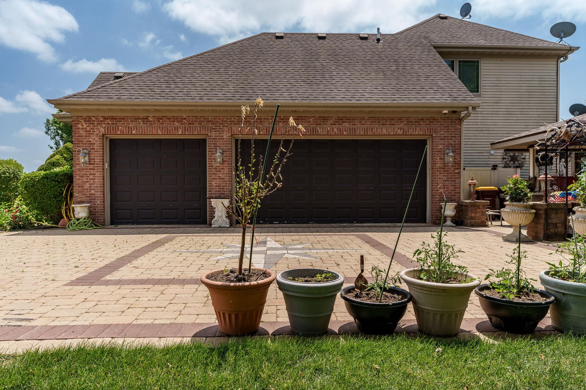 Poplar Grove, Illinois 61065, United States, 4 Bedrooms Bedrooms, ,5 BathroomsBathrooms,Residential,Active,185700