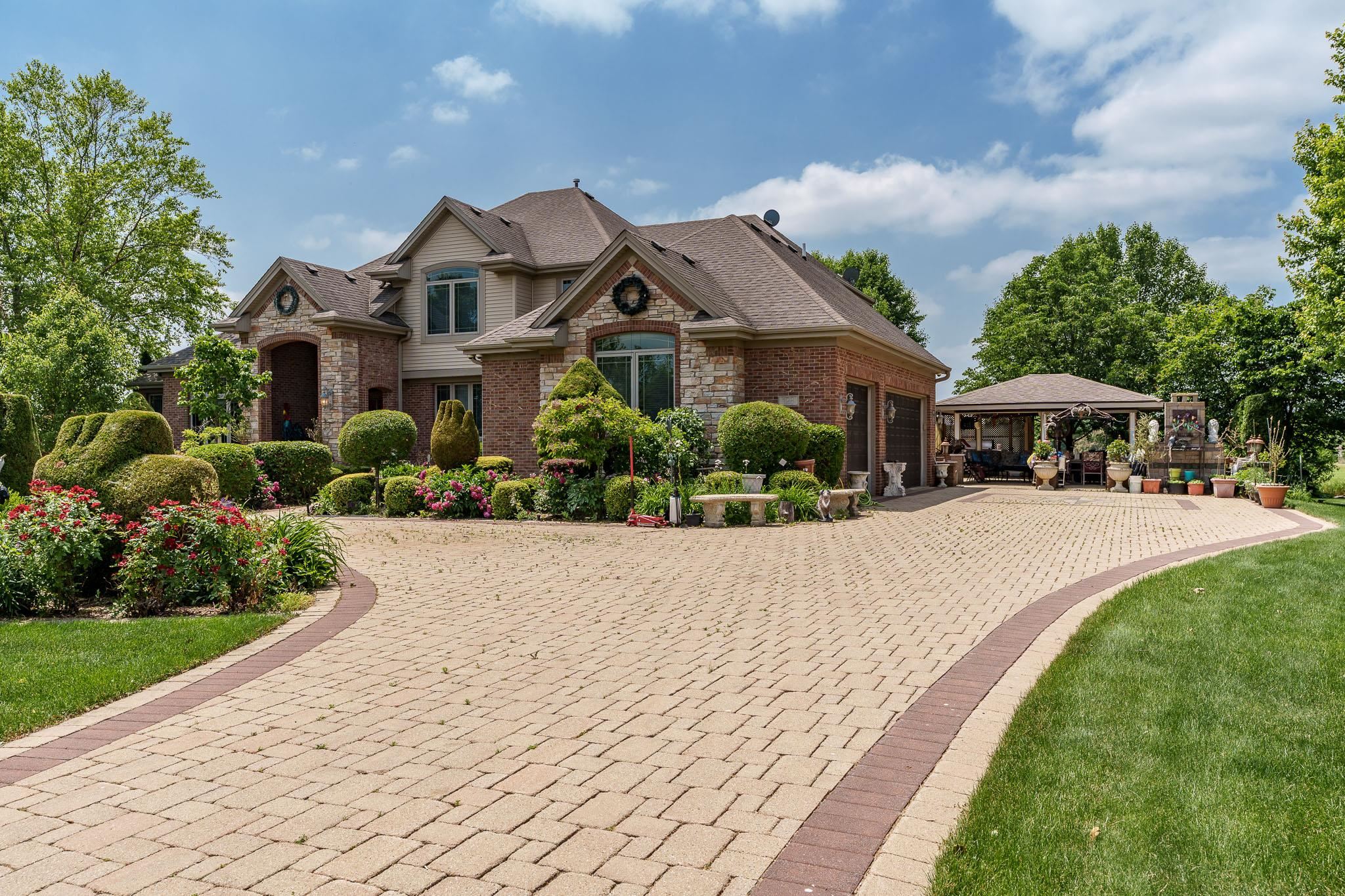 Poplar Grove, Illinois 61065, United States, 4 Bedrooms Bedrooms, ,5 BathroomsBathrooms,Residential,Active,185700