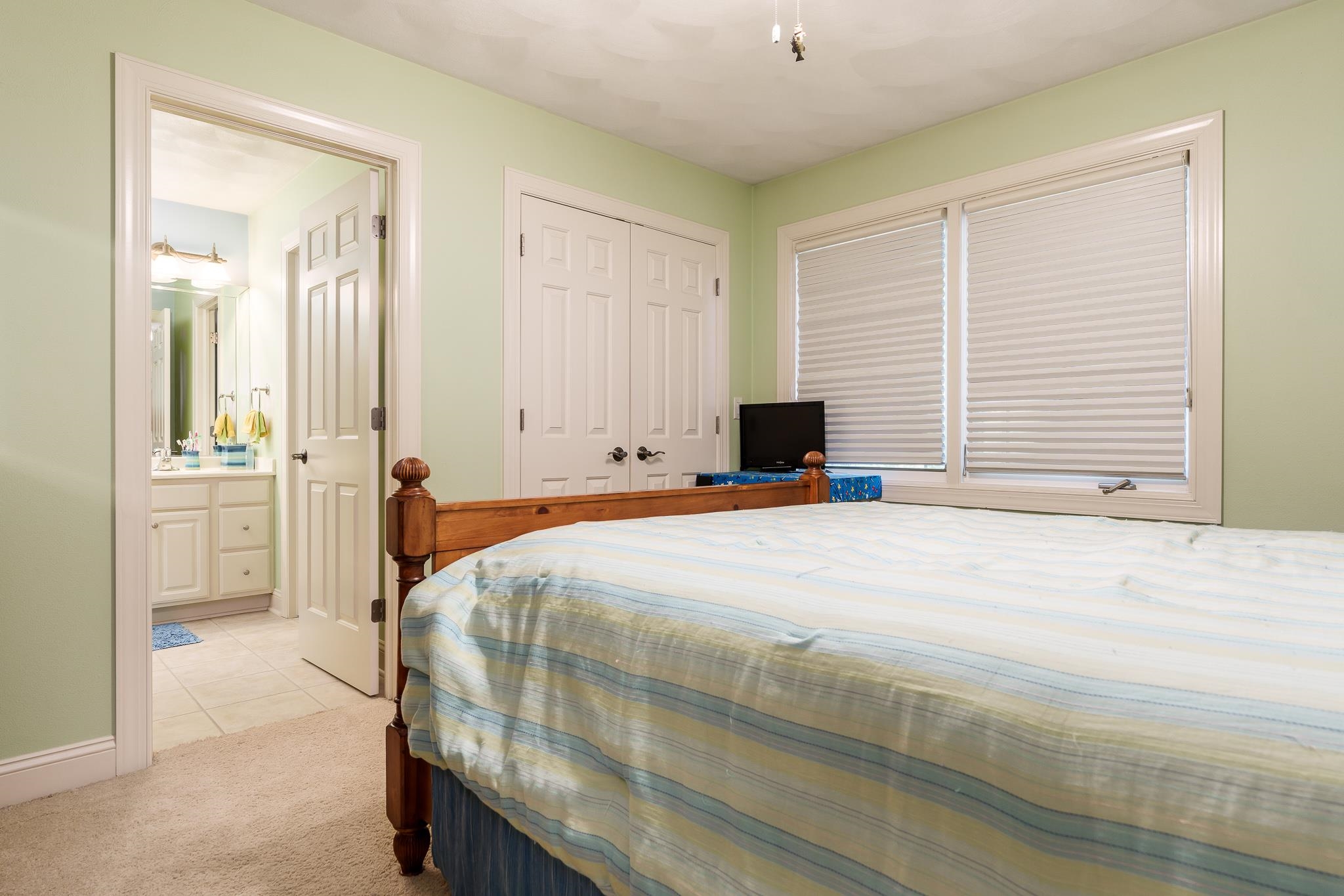 Poplar Grove, Illinois 61065, United States, 4 Bedrooms Bedrooms, ,5 BathroomsBathrooms,Residential,Active,185700