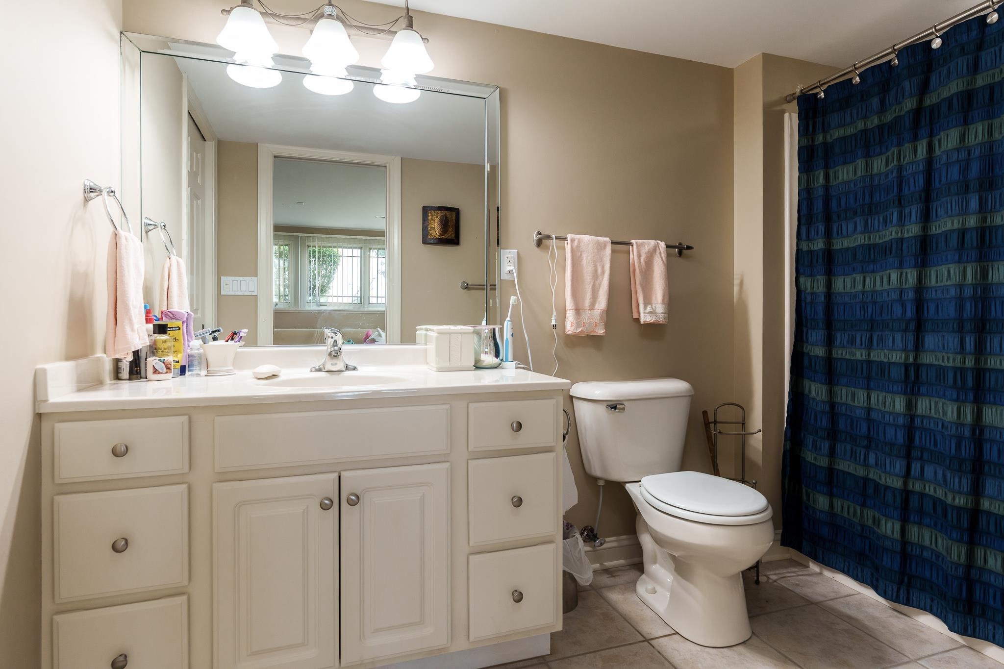 Poplar Grove, Illinois 61065, United States, 4 Bedrooms Bedrooms, ,5 BathroomsBathrooms,Residential,Active,185700