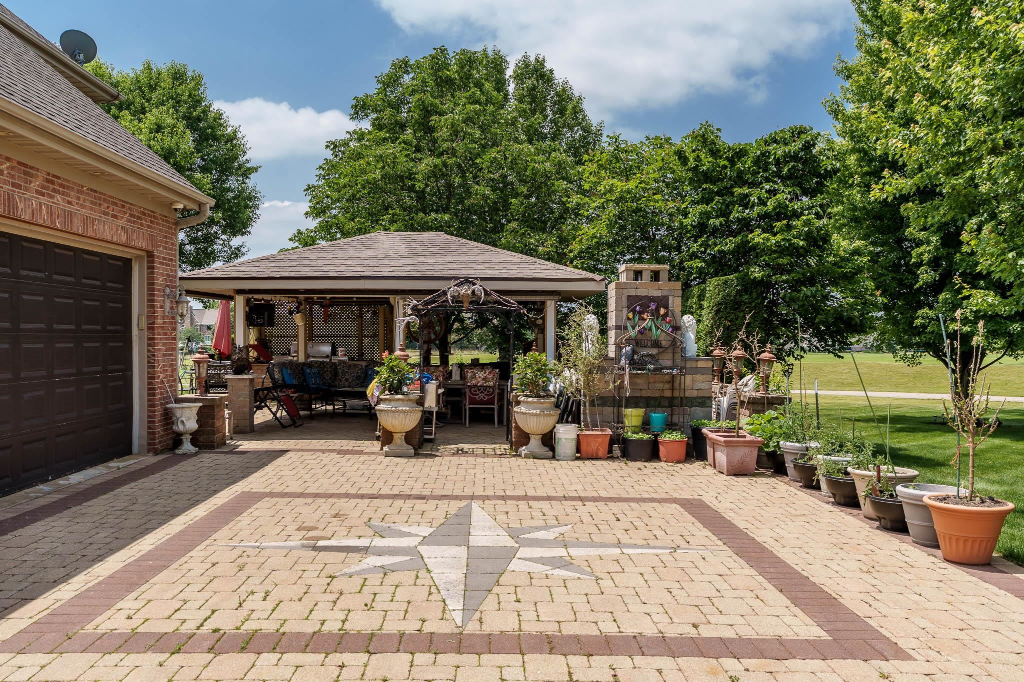 Poplar Grove, Illinois 61065, United States, 4 Bedrooms Bedrooms, ,5 BathroomsBathrooms,Residential,Active,185700