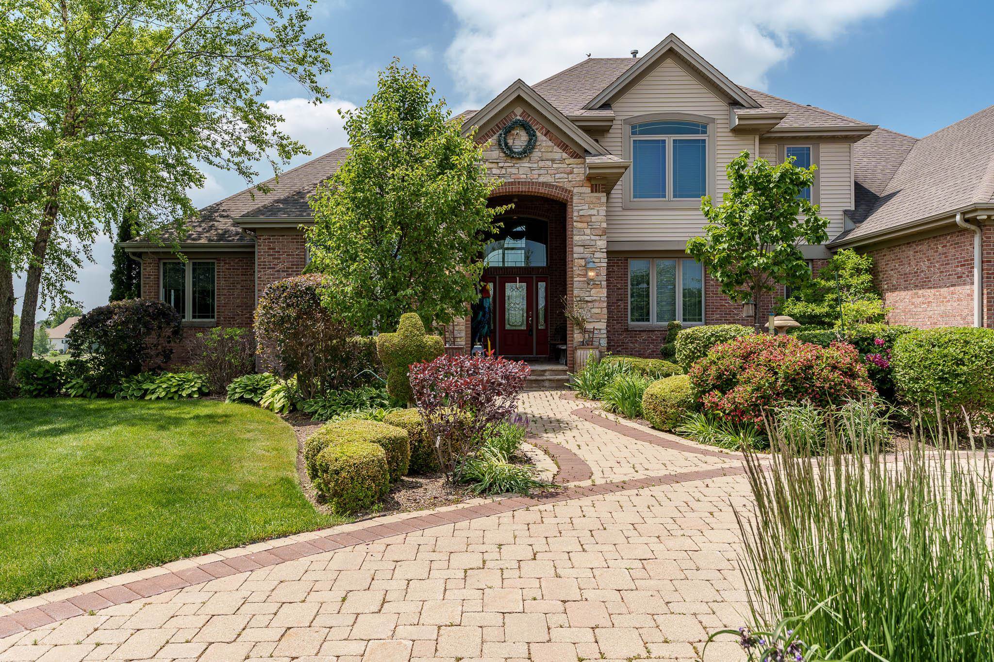 Poplar Grove, Illinois 61065, United States, 4 Bedrooms Bedrooms, ,5 BathroomsBathrooms,Residential,Active,185700