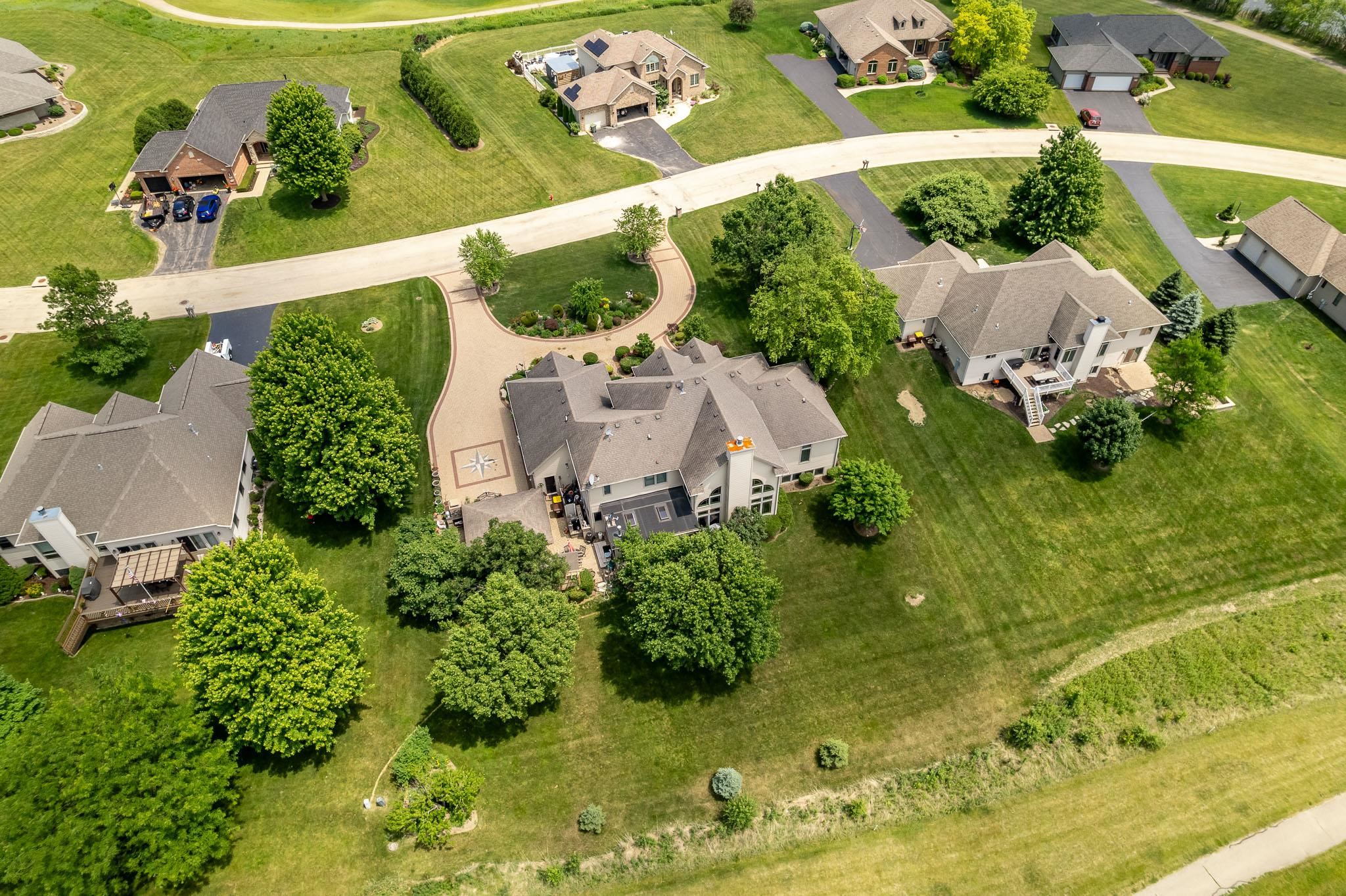 Poplar Grove, Illinois 61065, United States, 4 Bedrooms Bedrooms, ,5 BathroomsBathrooms,Residential,Active,185700