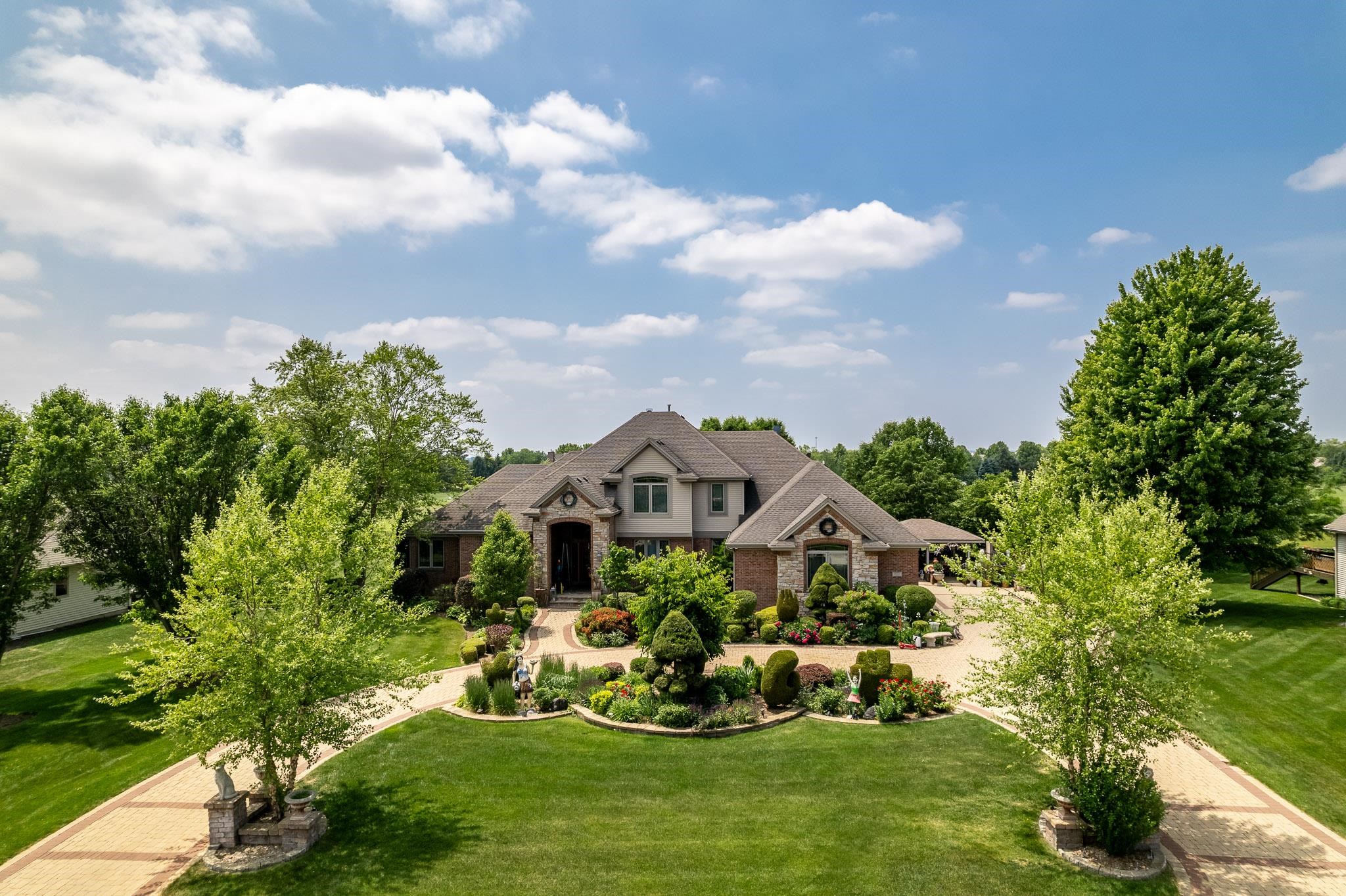 Poplar Grove, Illinois 61065, United States, 4 Bedrooms Bedrooms, ,5 BathroomsBathrooms,Residential,Active,185700