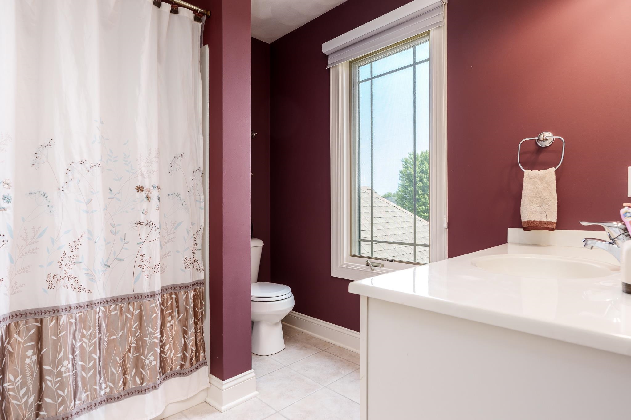 Poplar Grove, Illinois 61065, United States, 4 Bedrooms Bedrooms, ,5 BathroomsBathrooms,Residential,Active,185700