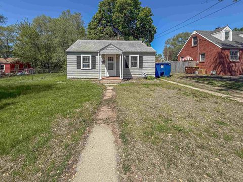 Homes For Sale - 2813 Bildahl Street<br/> ROCKFORD, IL 61109