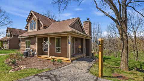 Townhouse For Sale - 120 Walnut Hill Drive<br/> GALENA, IL 61036