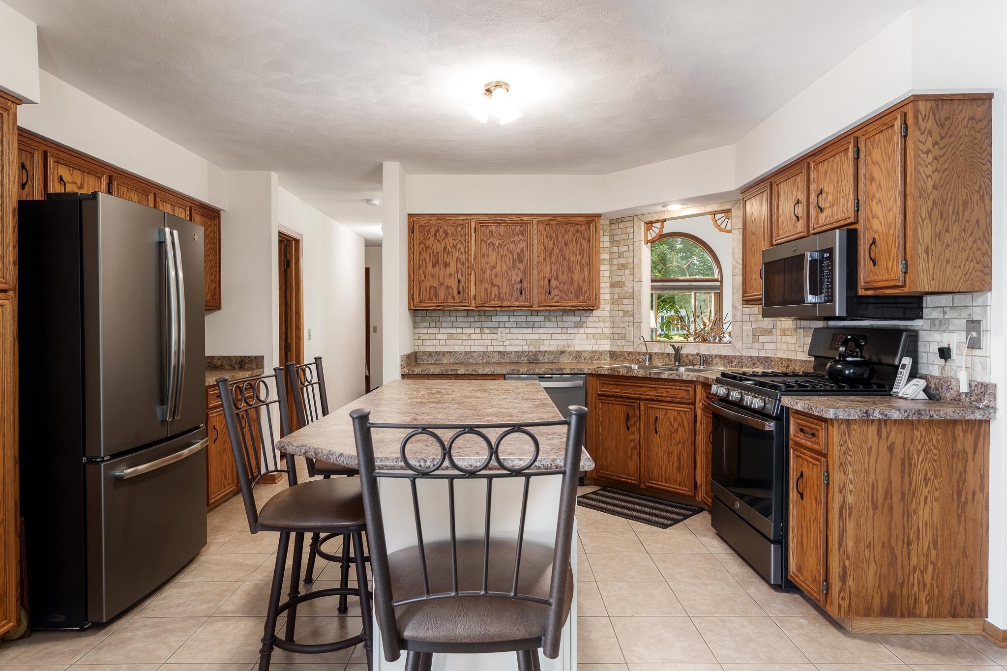 Rockton, Illinois 61072, United States, 3 Bedrooms Bedrooms, ,3 BathroomsBathrooms,Residential,Pending,46512