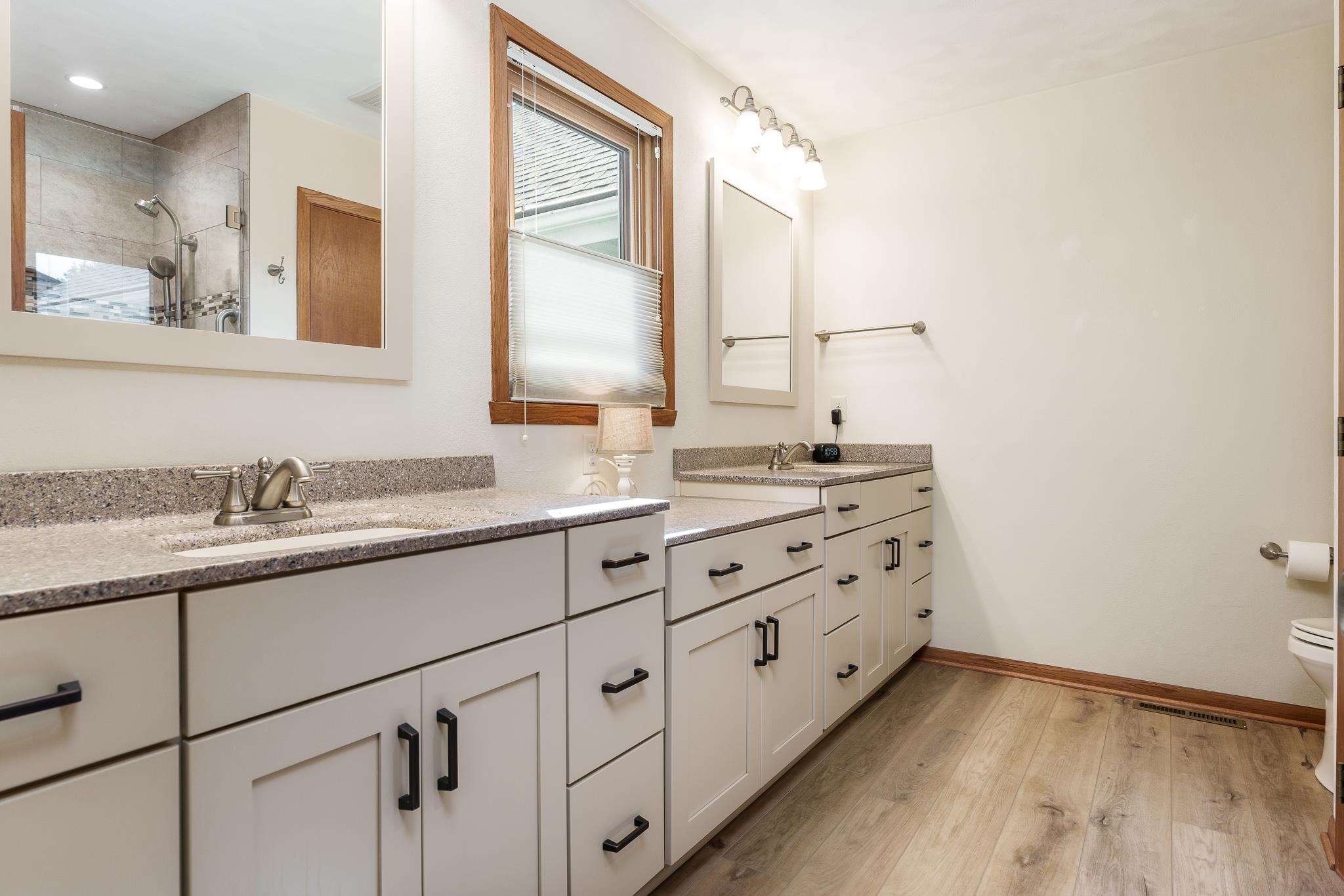 Rockton, Illinois 61072, United States, 3 Bedrooms Bedrooms, ,3 BathroomsBathrooms,Residential,Pending,46512