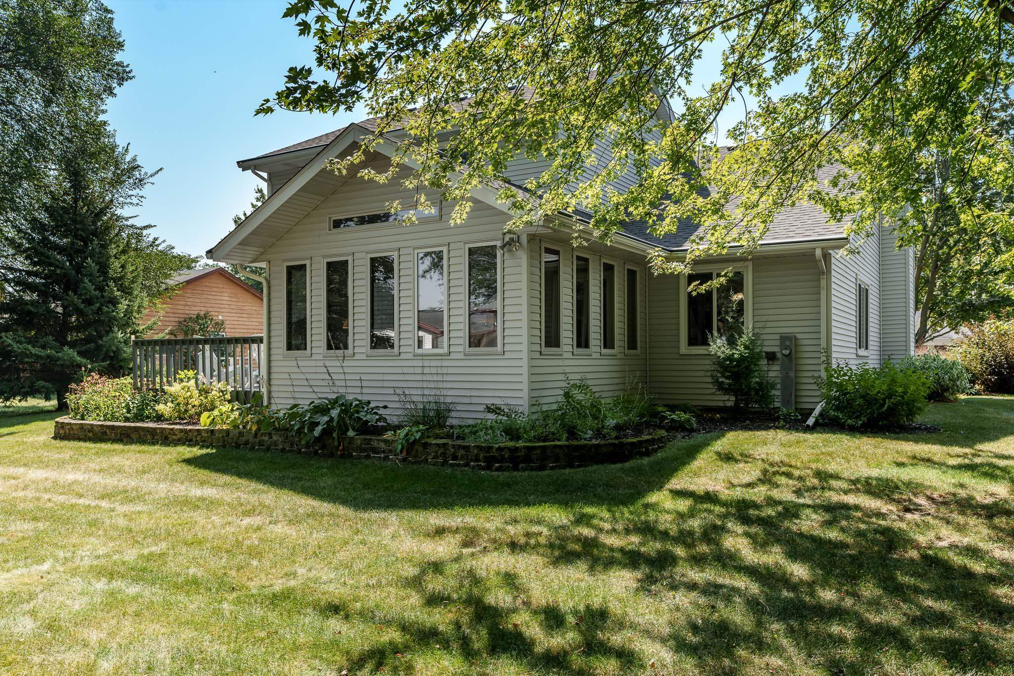 Rockton, Illinois 61072, United States, 3 Bedrooms Bedrooms, ,3 BathroomsBathrooms,Residential,Pending,46512