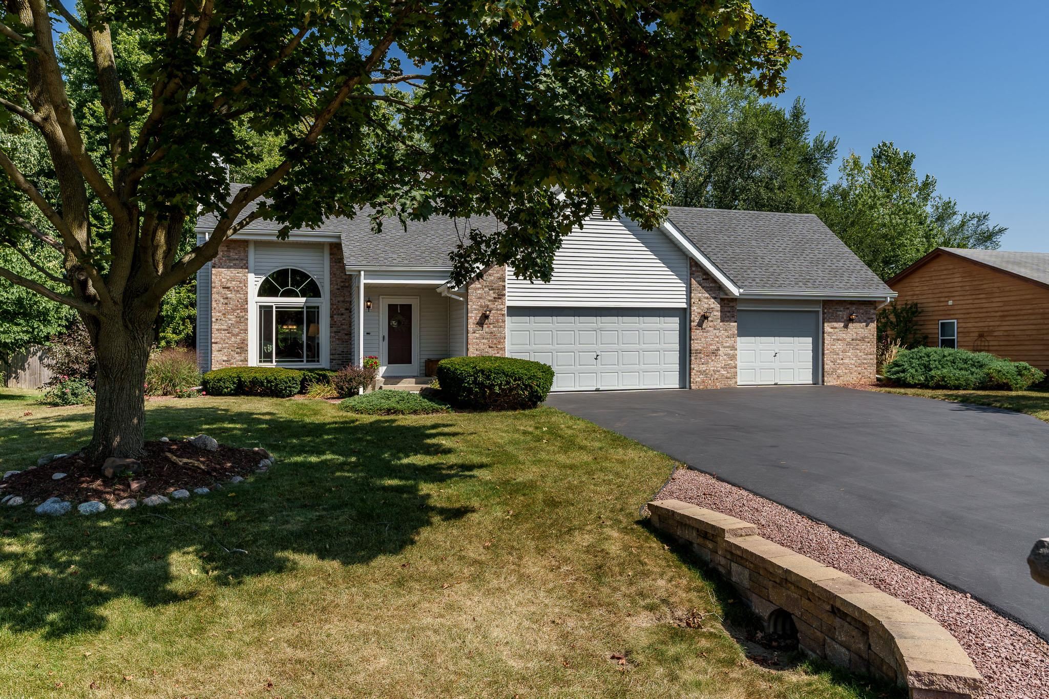 Rockton, Illinois 61072, United States, 3 Bedrooms Bedrooms, ,3 BathroomsBathrooms,Residential,Pending,46512