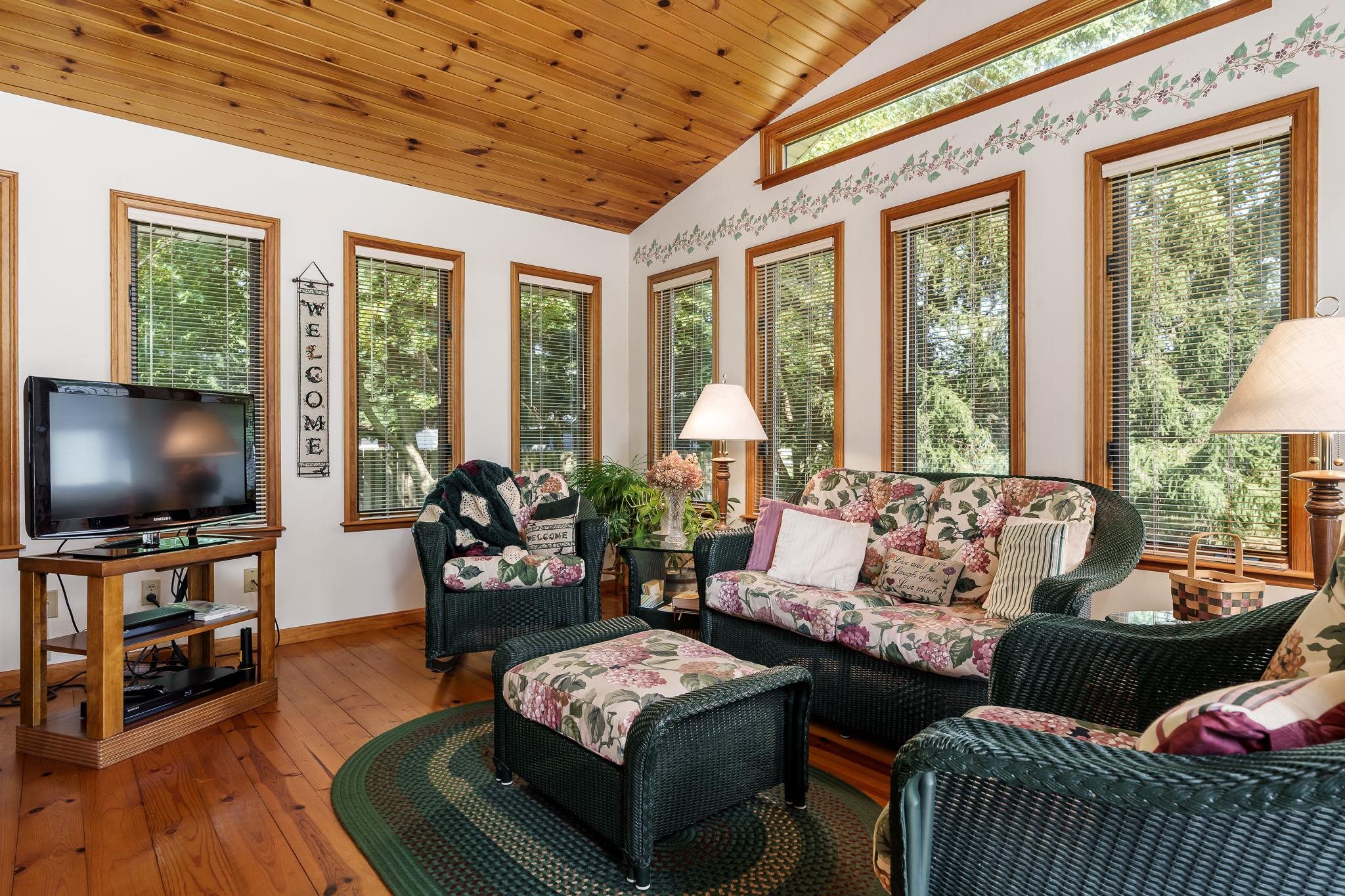 Rockton, Illinois 61072, United States, 3 Bedrooms Bedrooms, ,3 BathroomsBathrooms,Residential,Pending,46512