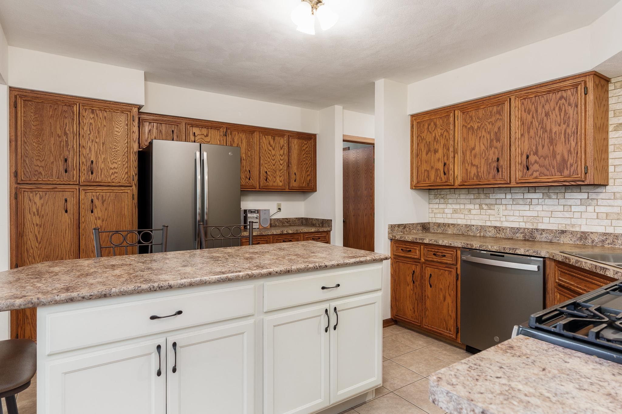 Rockton, Illinois 61072, United States, 3 Bedrooms Bedrooms, ,3 BathroomsBathrooms,Residential,Pending,46512