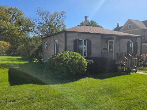 Homes For Sale - 455 N Trunck Ave<br/> Stephenson County, FREEPORT, IL 61032