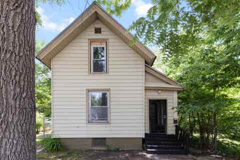 Homes For Sale - 1029 Woodlawn Avenue<br/> ROCKFORD, IL 61103