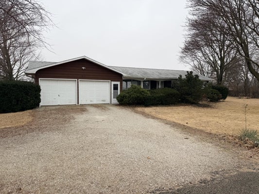815 W WALNUT ST, OGLESBY, IL 61348 - Image c30fb0f114a7af6cd2ec145b4ebeb319/760652049
