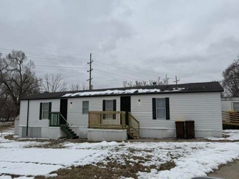 Mobile Home For Sale - 23 Pleasant Lane<br/> Stephenson County, FREEPORT, IL 61032