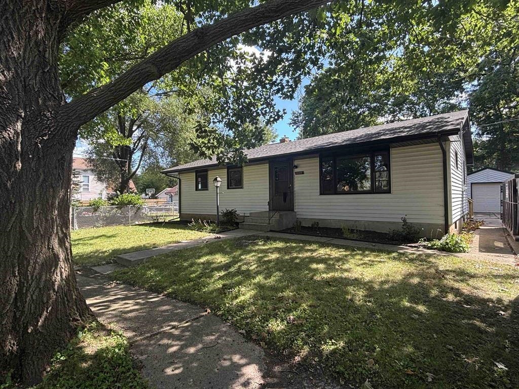 308 W Marshall Street - Photo 2