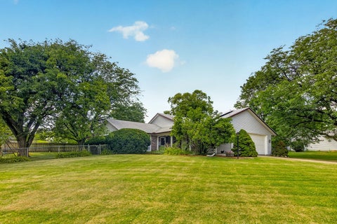 Homes For Sale - 8586 Yellowstone Drive<br/> BYRON, IL 61010