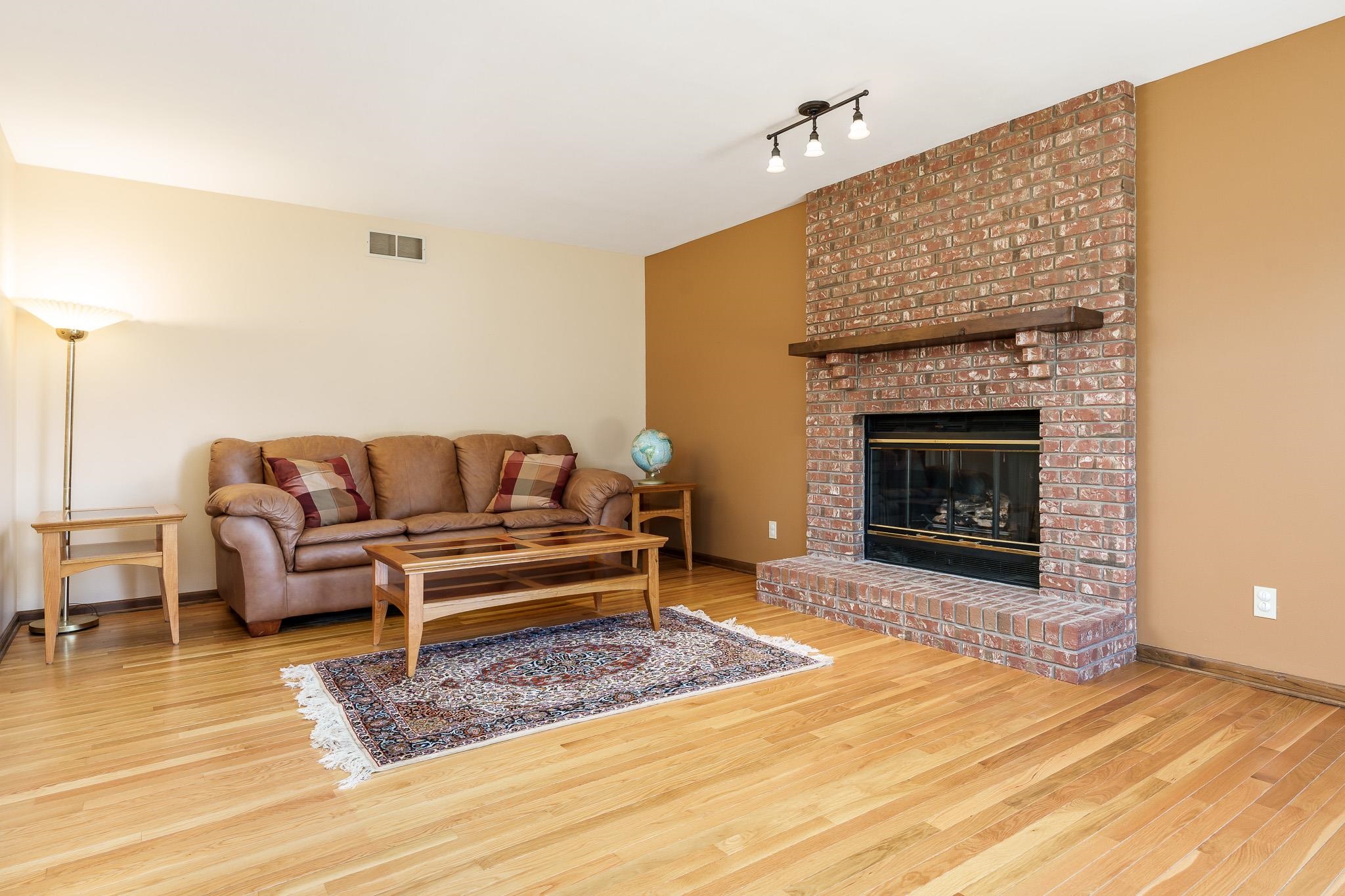 Rockford, Illinois 61114, United States, 4 Bedrooms Bedrooms, ,3 BathroomsBathrooms,Residential,Pending,14659