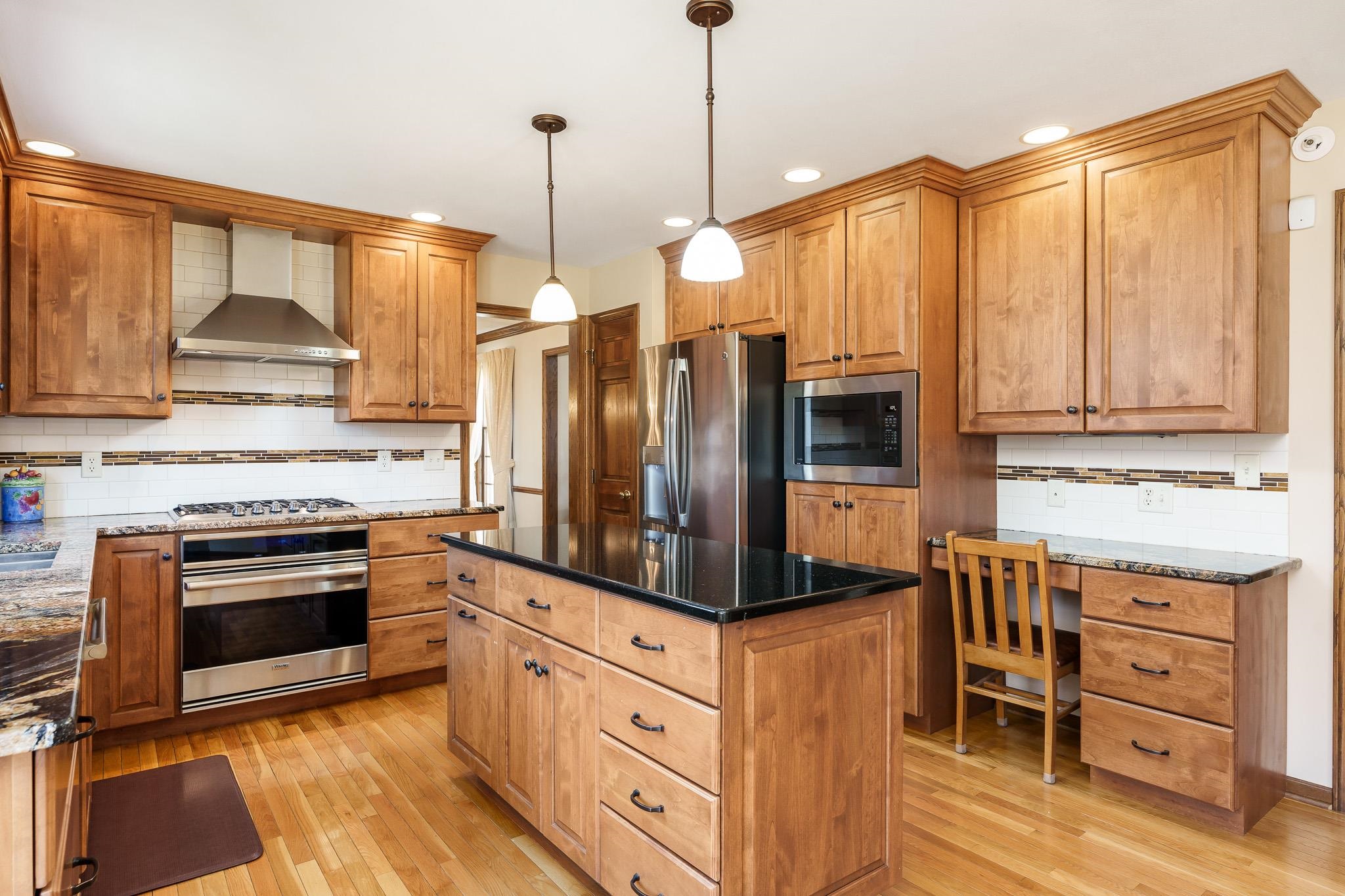 Rockford, Illinois 61114, United States, 4 Bedrooms Bedrooms, ,3 BathroomsBathrooms,Residential,Pending,14659