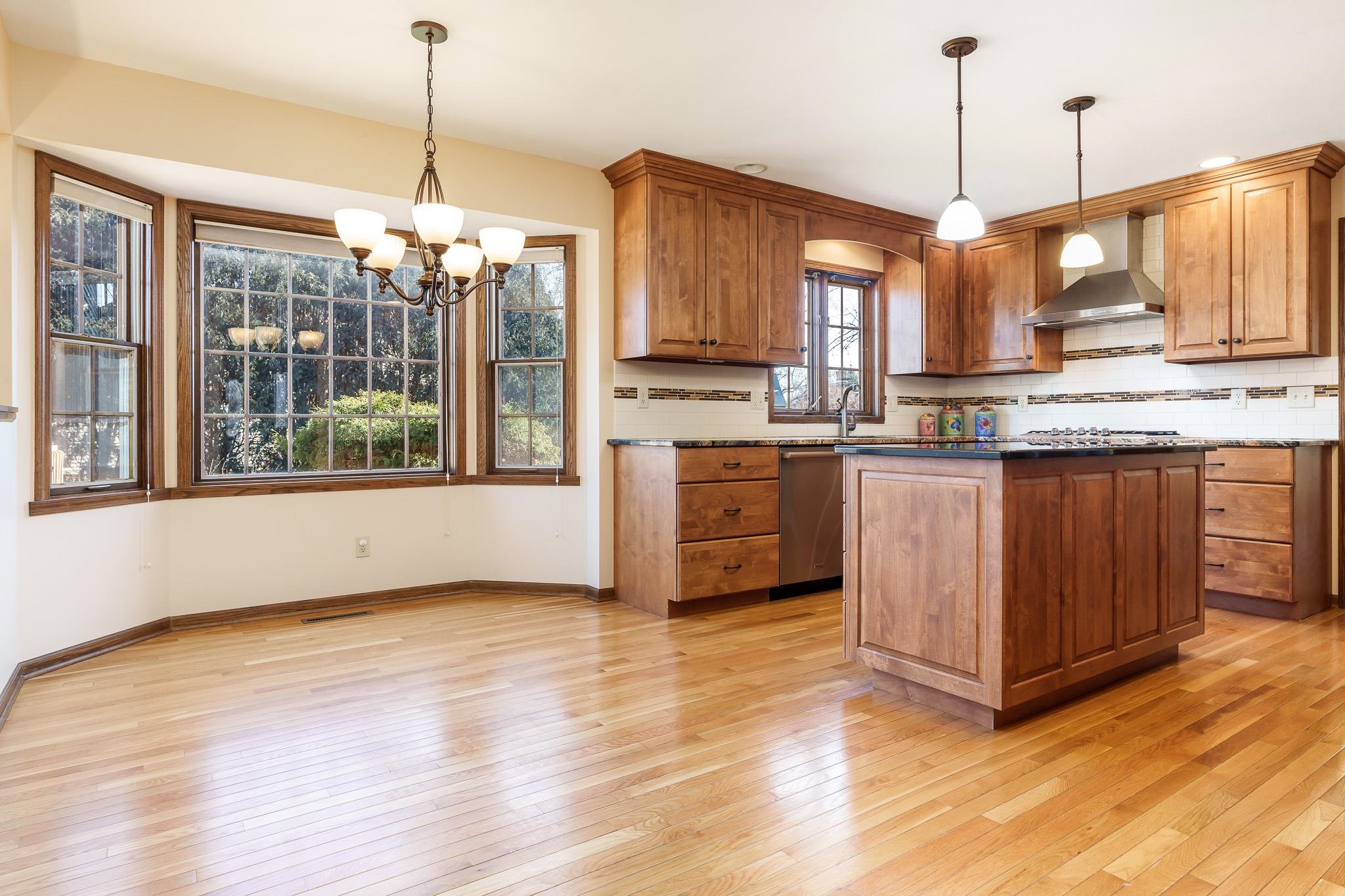 Rockford, Illinois 61114, United States, 4 Bedrooms Bedrooms, ,3 BathroomsBathrooms,Residential,Pending,14659