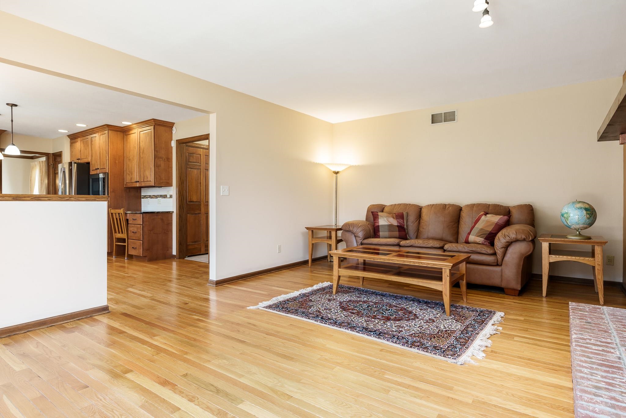 Rockford, Illinois 61114, United States, 4 Bedrooms Bedrooms, ,3 BathroomsBathrooms,Residential,Pending,14659