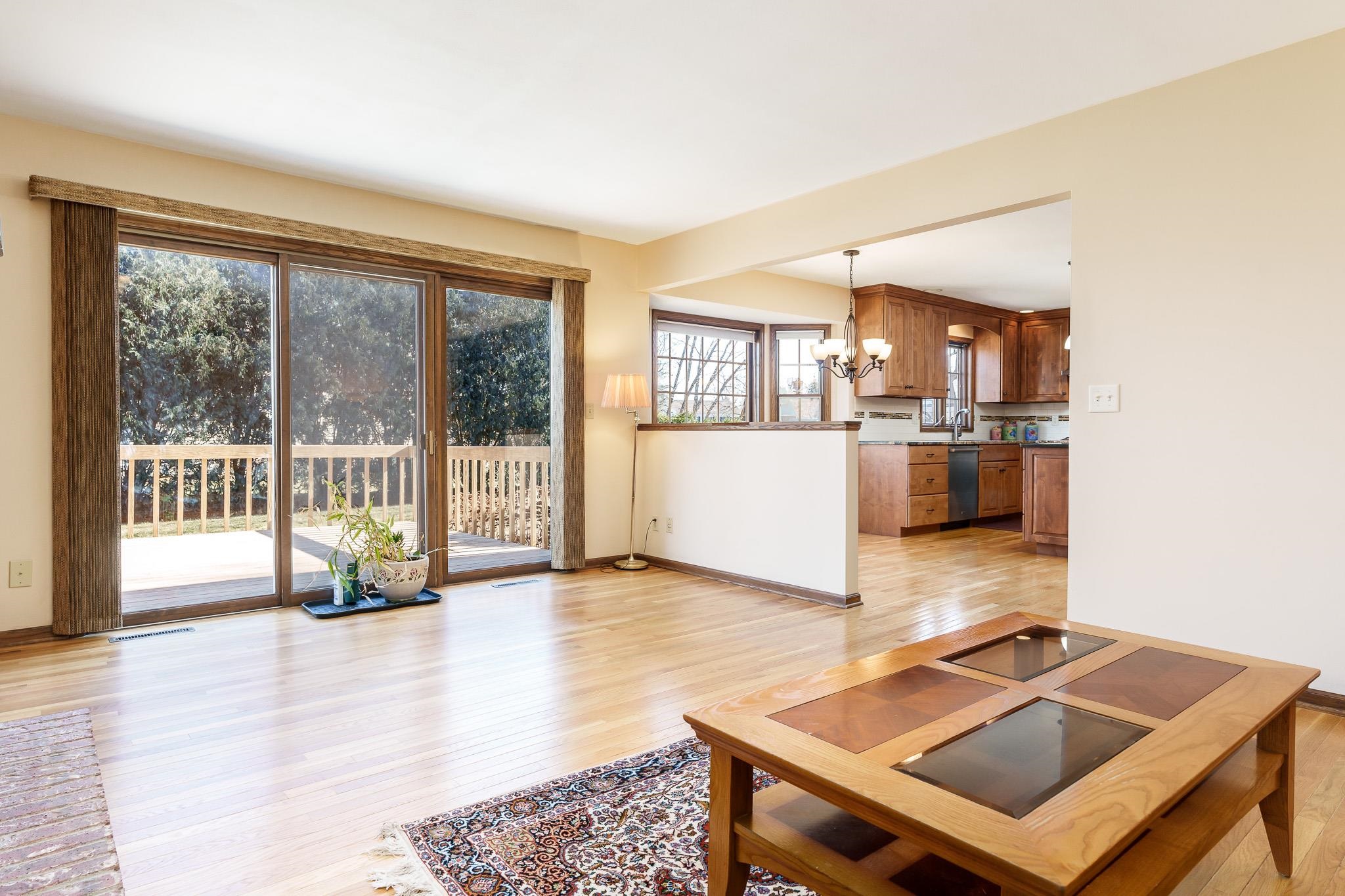 Rockford, Illinois 61114, United States, 4 Bedrooms Bedrooms, ,3 BathroomsBathrooms,Residential,Pending,14659