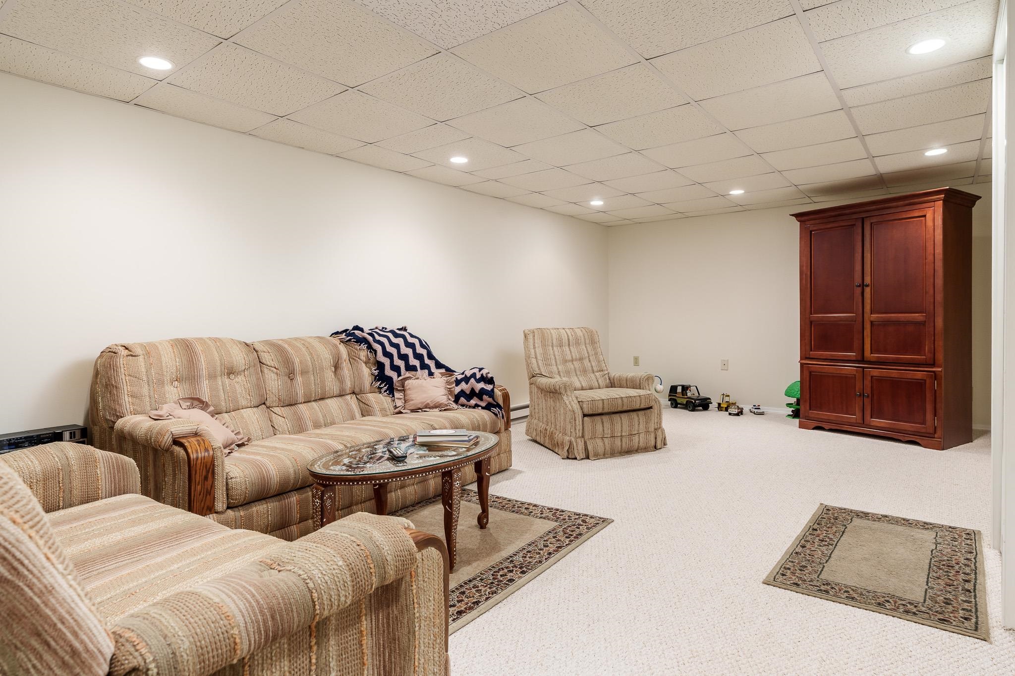 Rockford, Illinois 61114, United States, 4 Bedrooms Bedrooms, ,3 BathroomsBathrooms,Residential,Pending,14659