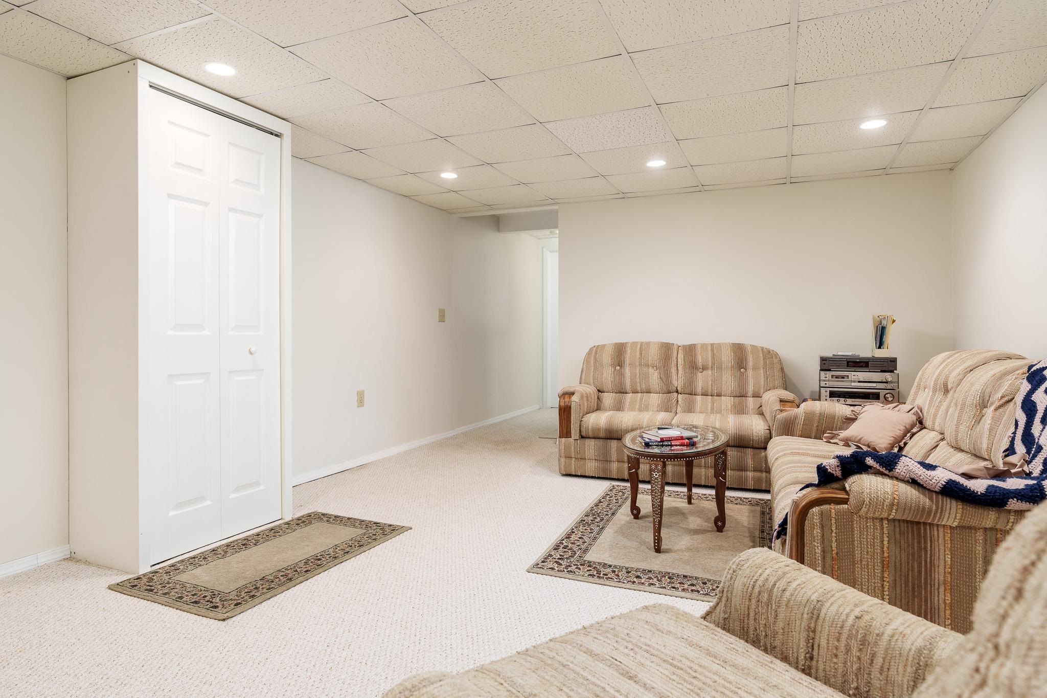 Rockford, Illinois 61114, United States, 4 Bedrooms Bedrooms, ,3 BathroomsBathrooms,Residential,Pending,14659