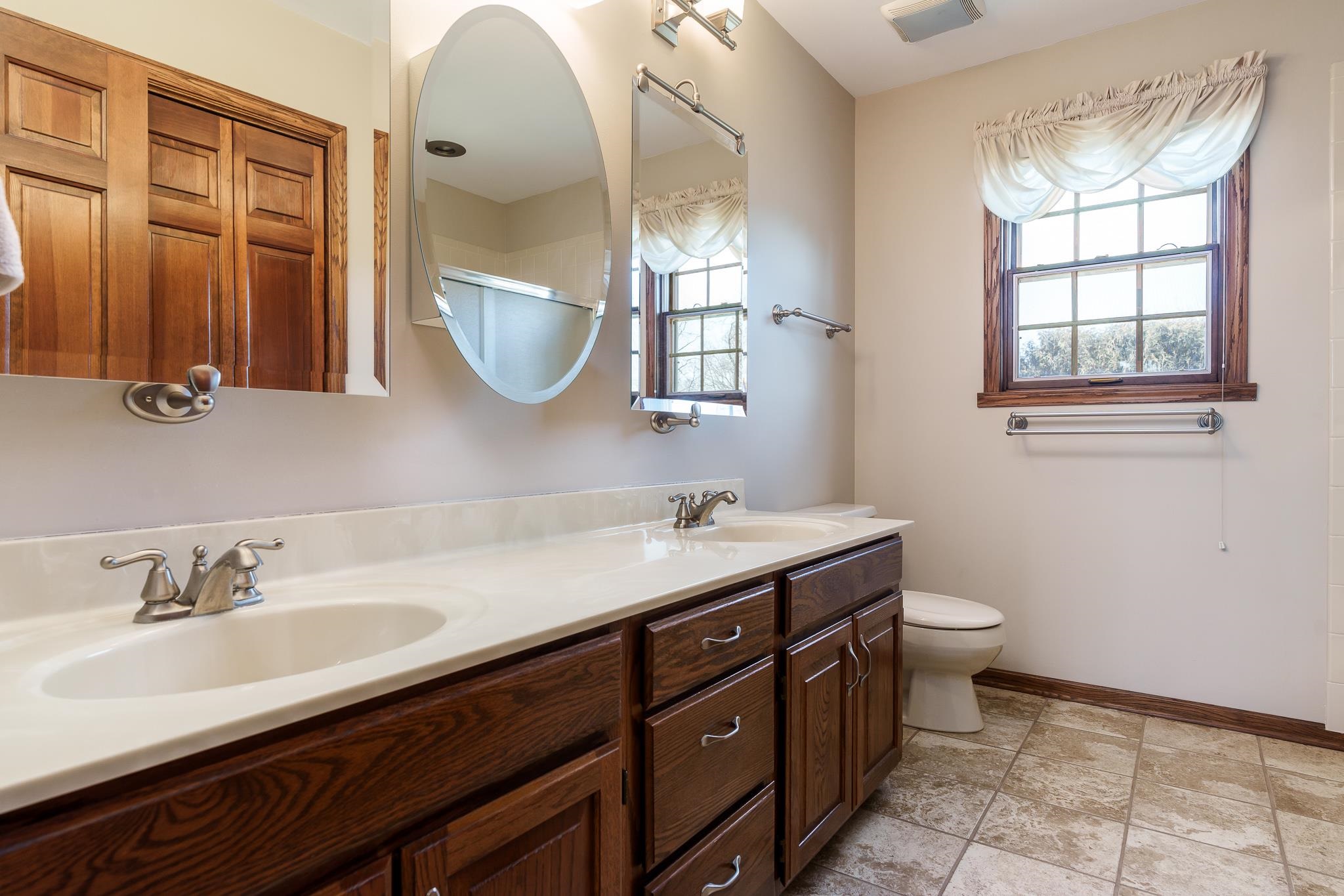 Rockford, Illinois 61114, United States, 4 Bedrooms Bedrooms, ,3 BathroomsBathrooms,Residential,Pending,14659