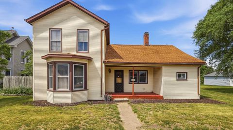 Homes For Sale - 804 Walnut Street<br/> THOMSON, IL 61285