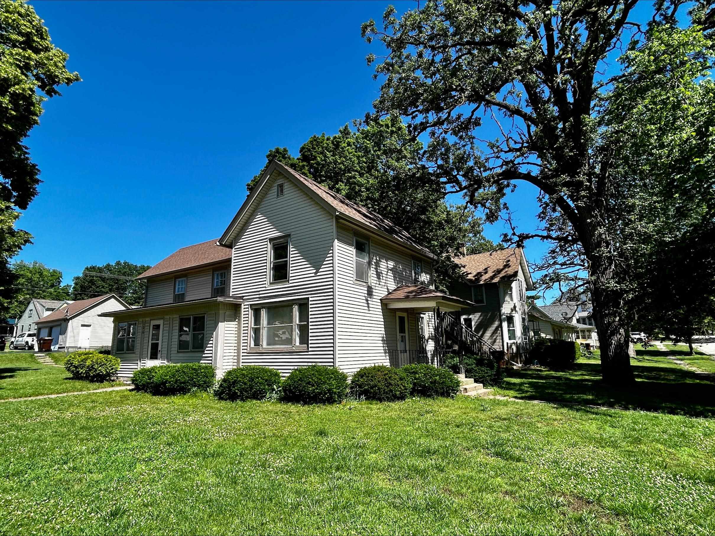 Photo 1 of 16 — 126 E 6TH Street, PECATONICA, IL 61063