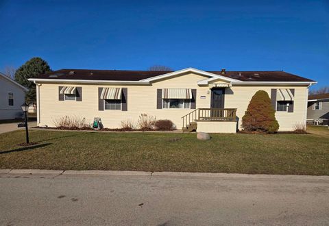 Mobile Home For Sale - 8686 Dutch Elm Court<br/> ROSCOE, IL 61073