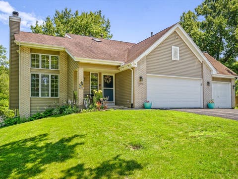 Homes For Sale - 3476 Valley Woods Drive<br/> CHERRY VALLEY, IL 61016