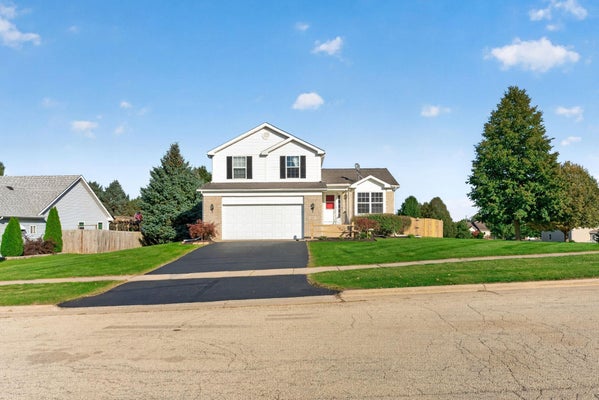 408 BROOK LINSEE LN, POPLAR GROVE, IL 61065 - Image c8cd50218a874bbd91979a820d8a960d/895247090
