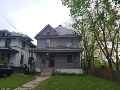 Homes For Sale - 731 Napoleon Street<br/> ROCKFORD, IL 61103